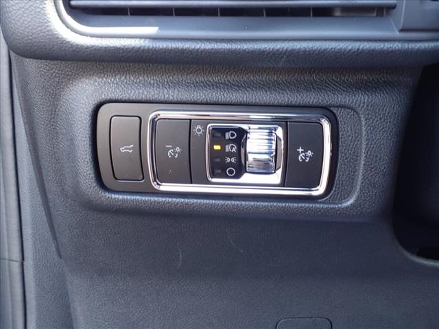 Vehicle image 18 of 29