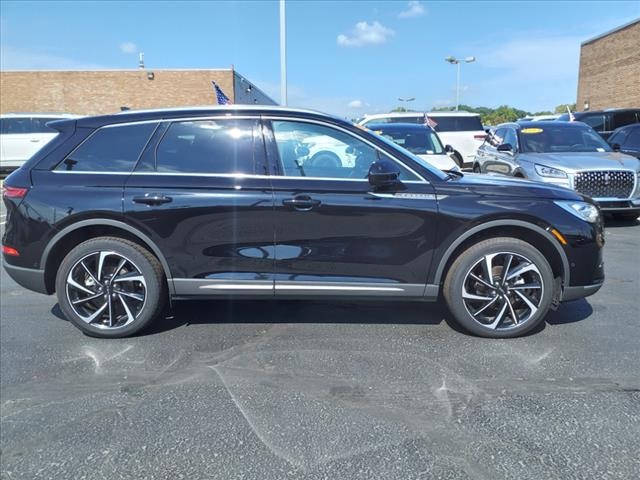 Vehicle image 4 of 29