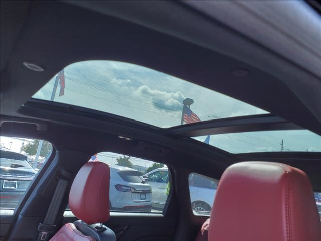 Vehicle image 11 of 29