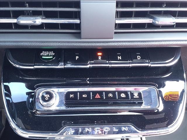Vehicle image 21 of 29