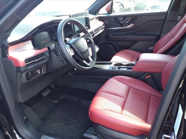 Vehicle image 10 of 29