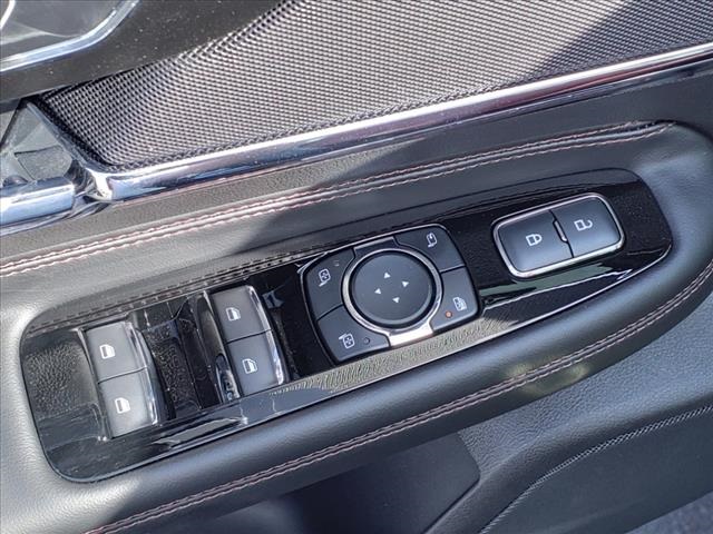 Vehicle image 17 of 29
