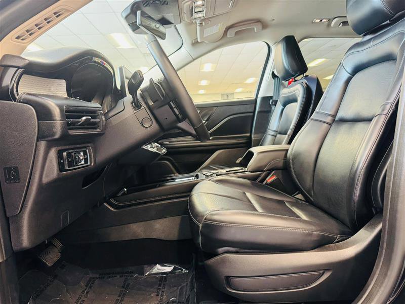Vehicle image 11 of 30