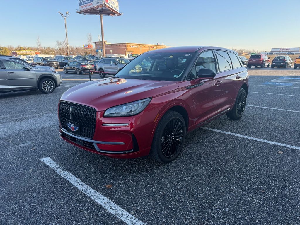 2023 Lincoln Corsair Standard Image 1 of 22