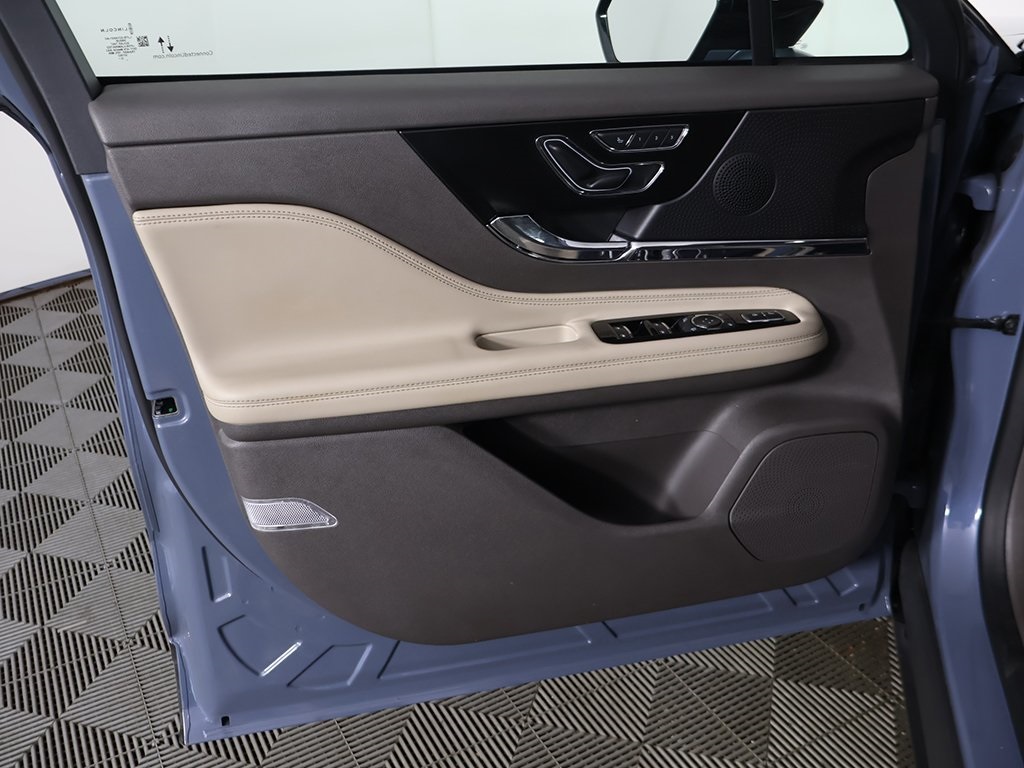 2023 Lincoln Corsair Standard Image 31 of 53