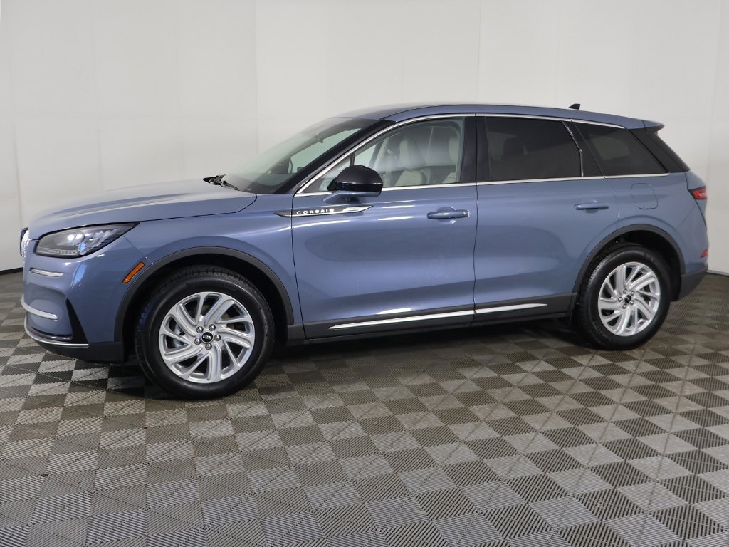 2023 Lincoln Corsair Standard Image 2 of 53