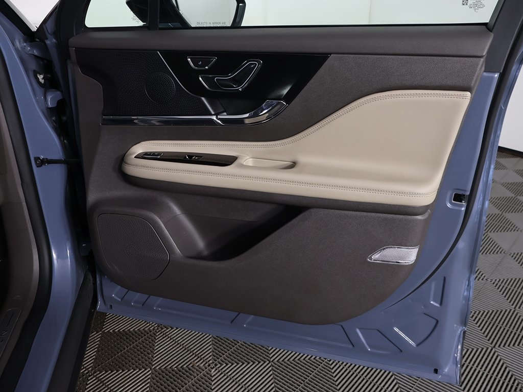 2023 Lincoln Corsair Standard Image 30 of 53