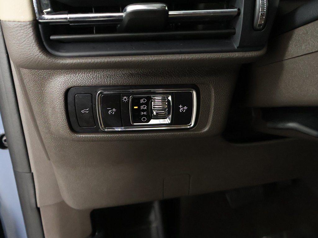 2023 Lincoln Corsair Standard Image 41 of 53