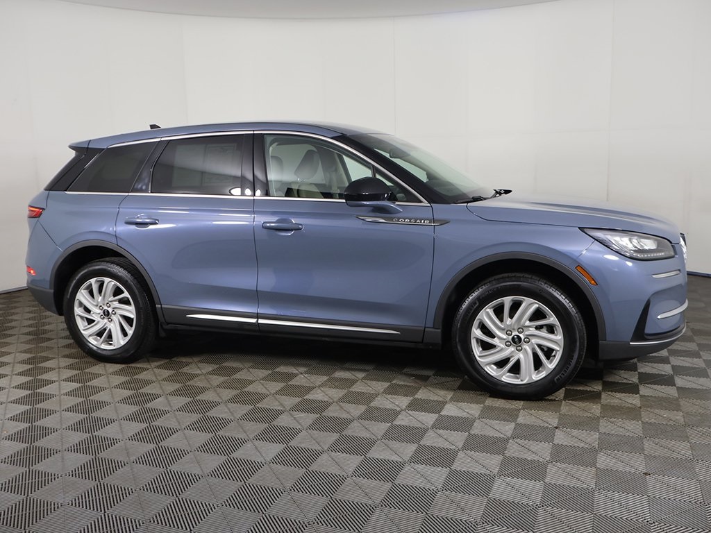 2023 Lincoln Corsair Standard Image 5 of 53