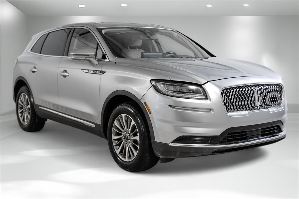 Vehicle image 4 of 62