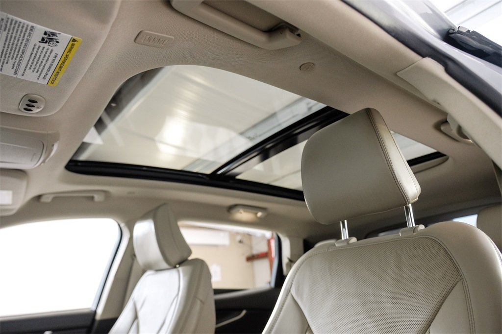 Vehicle image 12 of 62