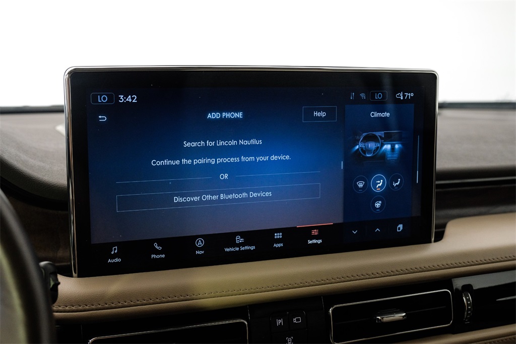 Vehicle image 36 of 62