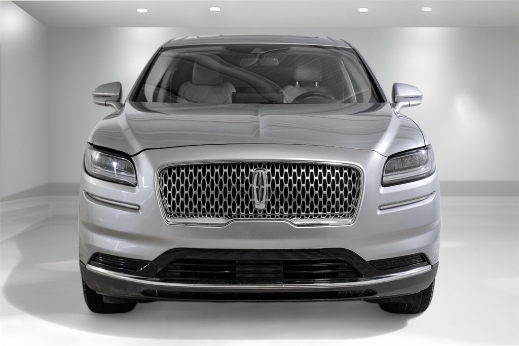 Vehicle image 2 of 62