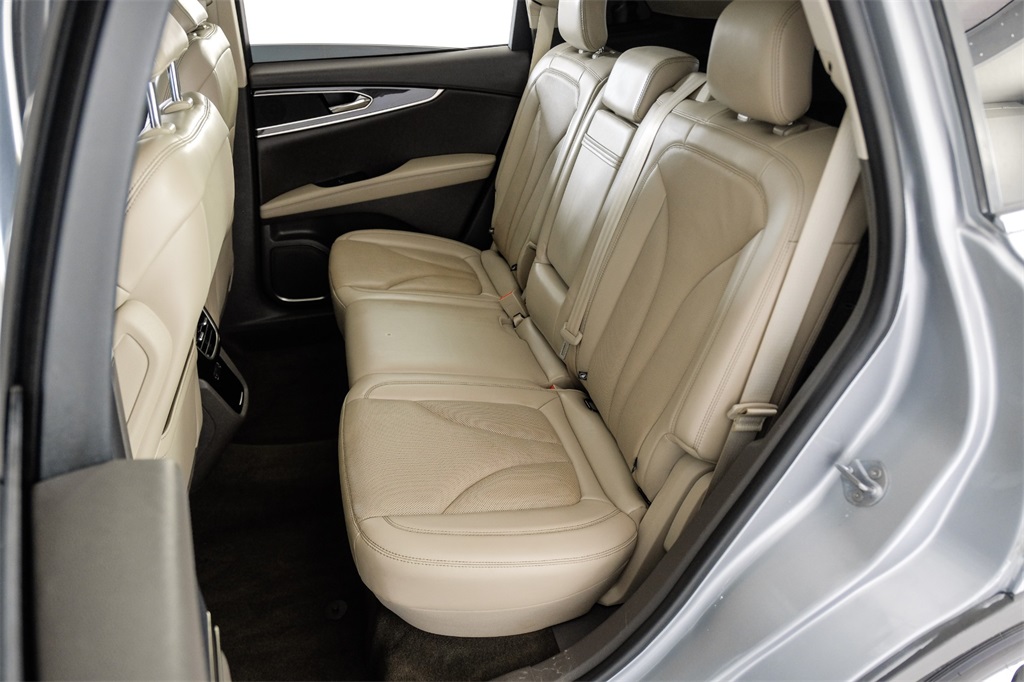 Vehicle image 44 of 62