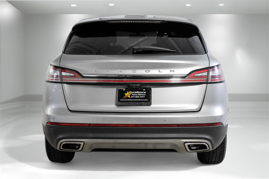 Vehicle image 6 of 62