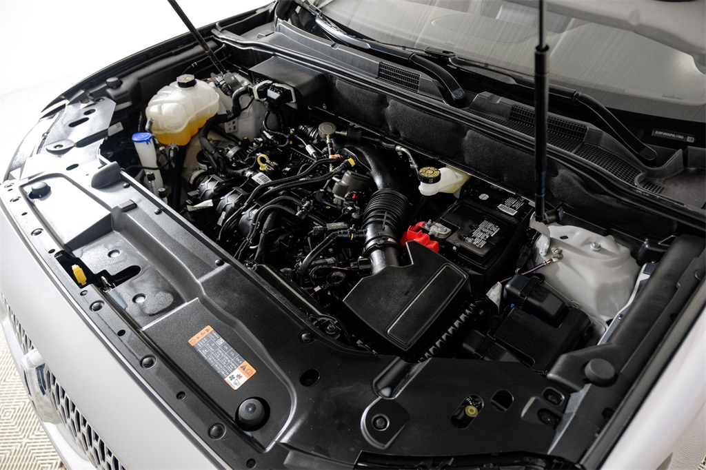 Vehicle image 52 of 62