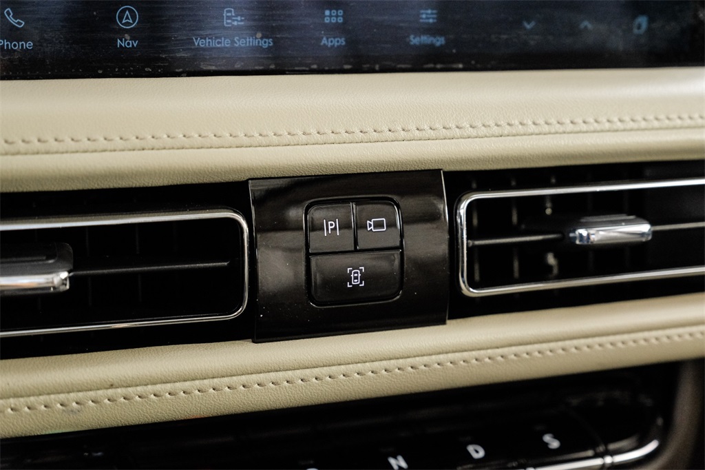 Vehicle image 29 of 62