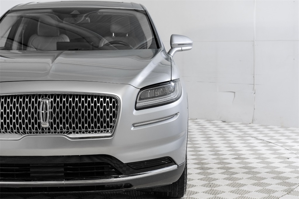 Vehicle image 3 of 62