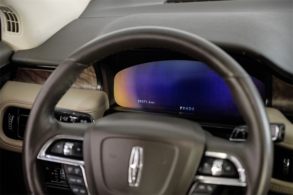 Vehicle image 20 of 62