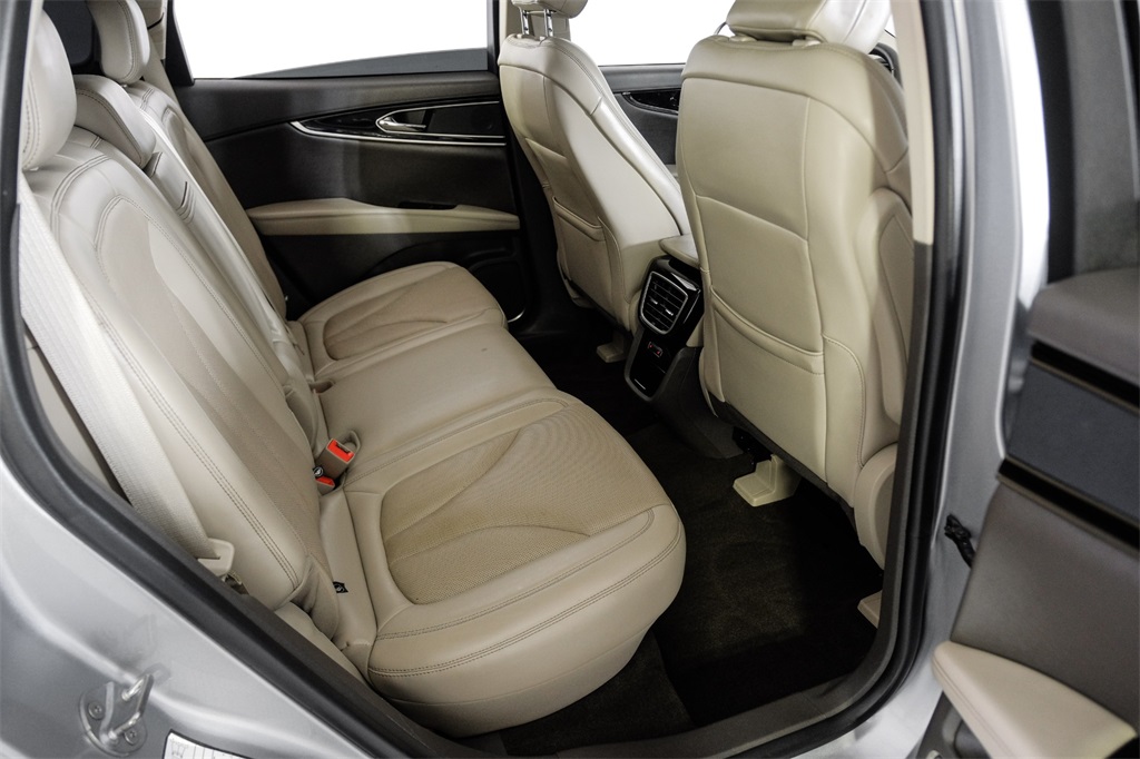 Vehicle image 41 of 62