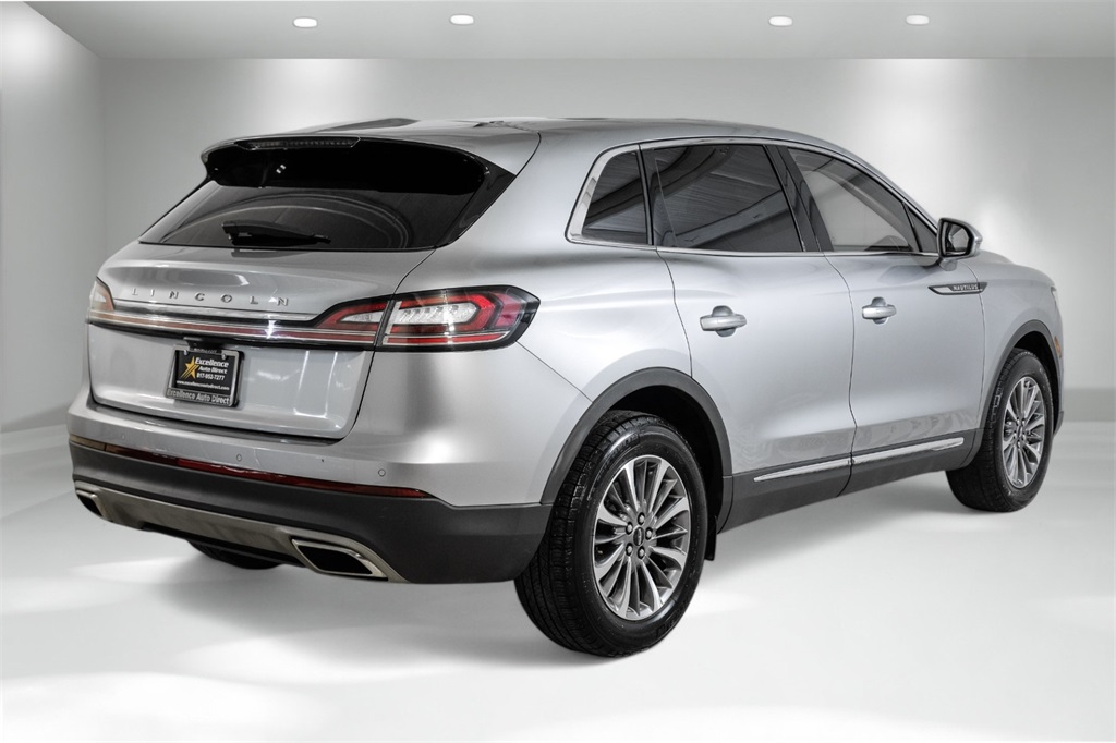 Vehicle image 5 of 62