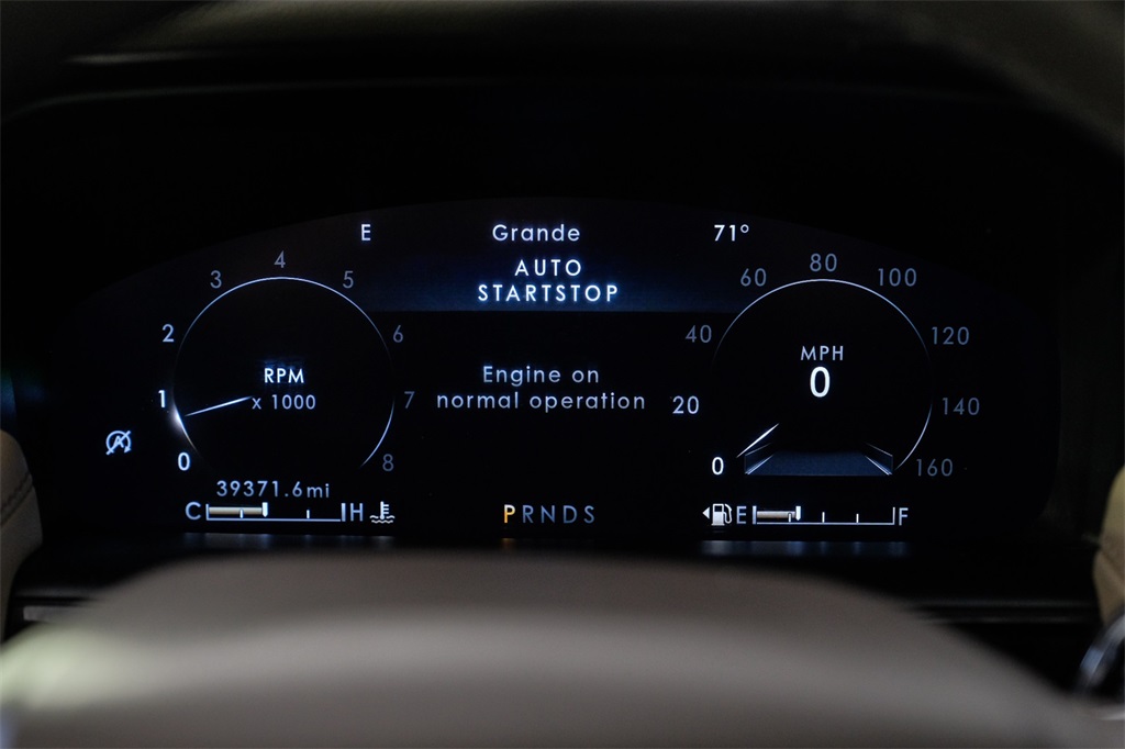 Vehicle image 21 of 62