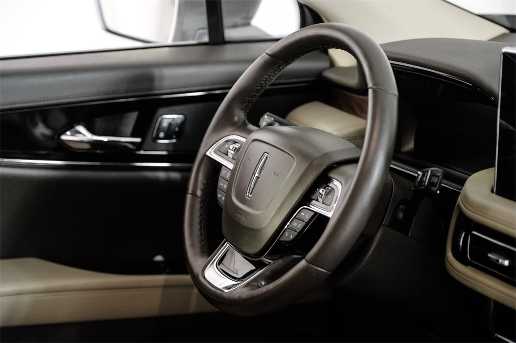 Vehicle image 16 of 62