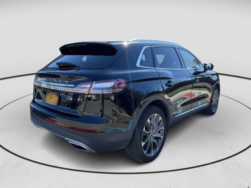 Vehicle image 5 of 20