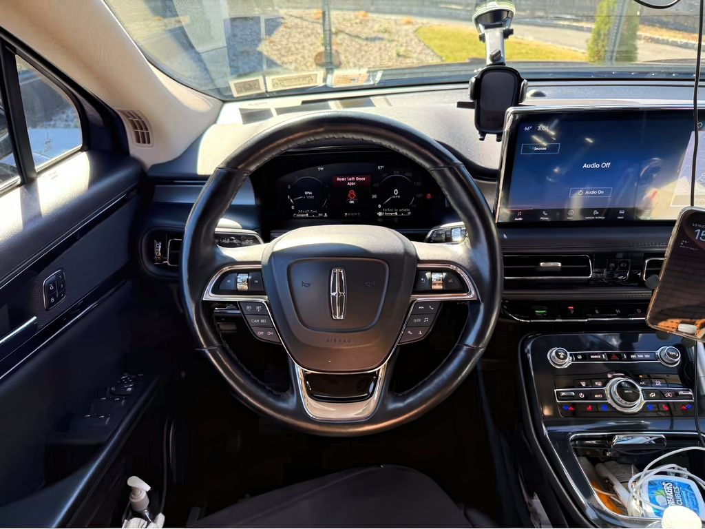 Vehicle image 11 of 20