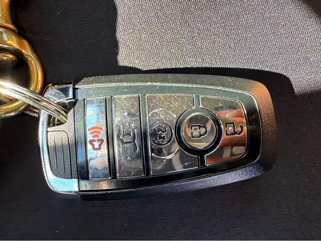 Vehicle image 16 of 20
