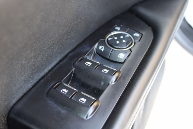 Vehicle image 8 of 39