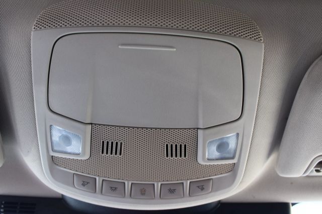 Vehicle image 19 of 39