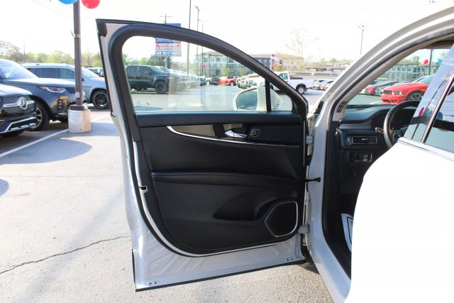 Vehicle image 7 of 39