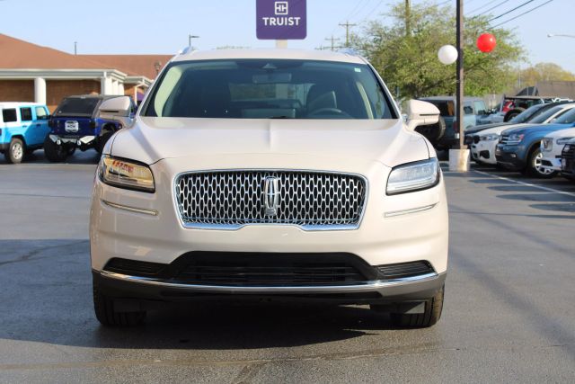 Vehicle image 2 of 39