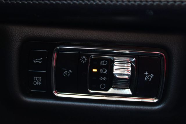 Vehicle image 23 of 39