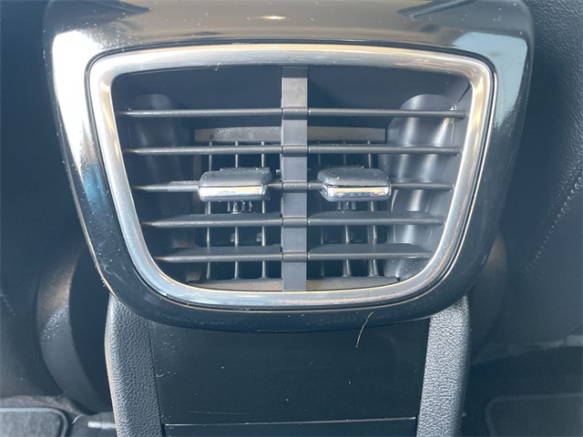 Vehicle image 28 of 35