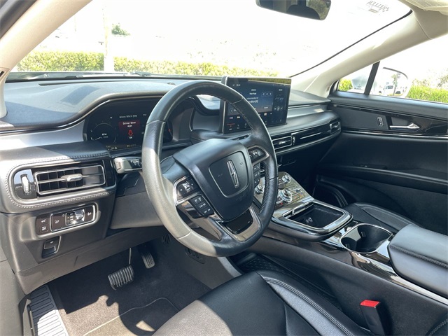 Vehicle image 19 of 35