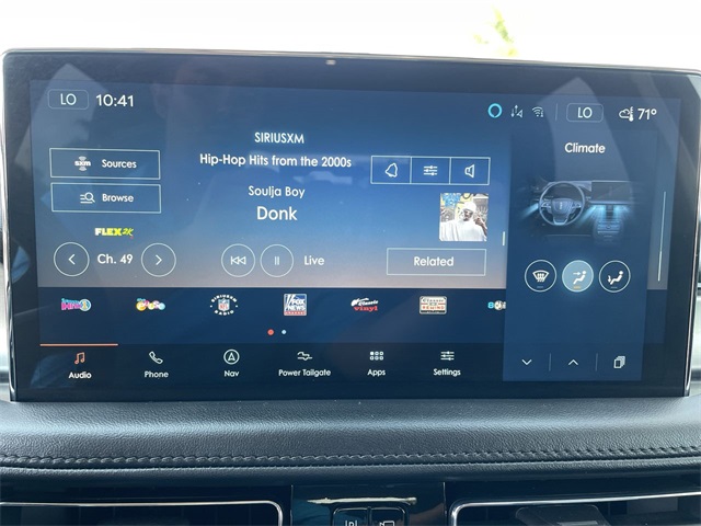 Vehicle image 24 of 35