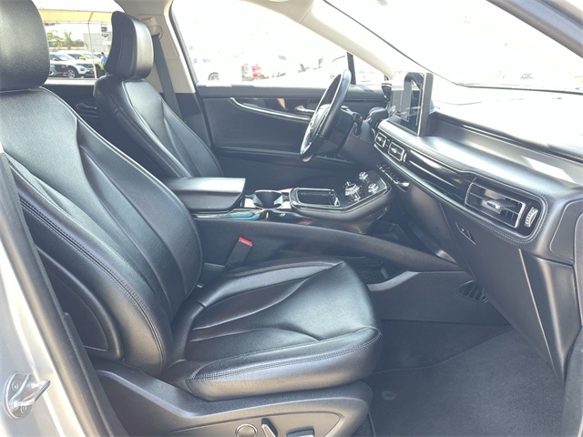 Vehicle image 16 of 35