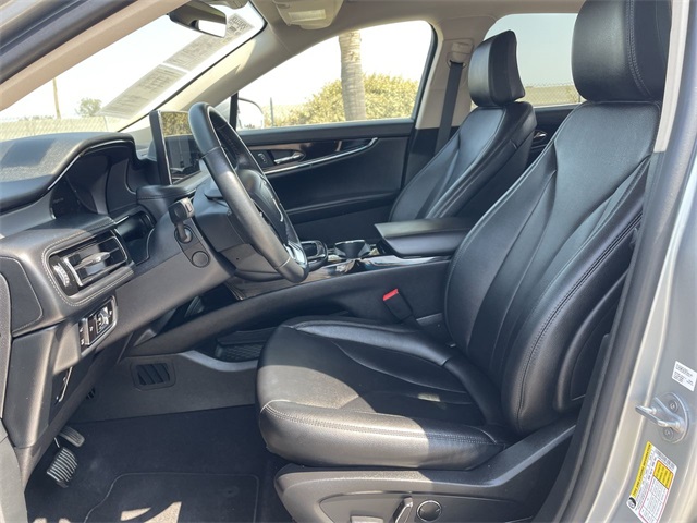 Vehicle image 15 of 35