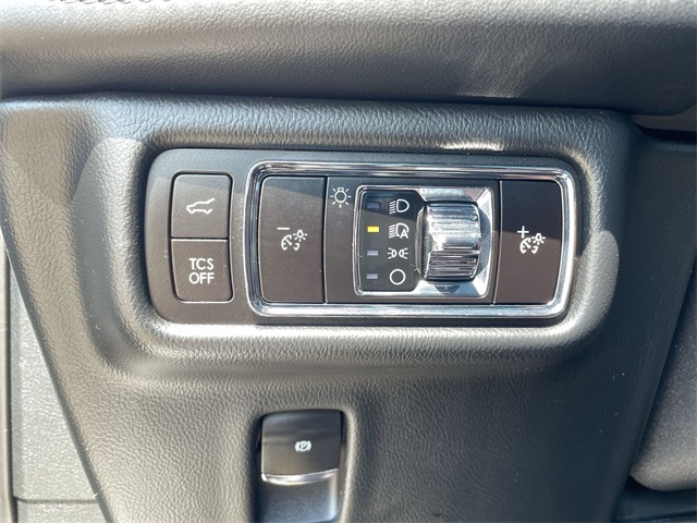 Vehicle image 31 of 35