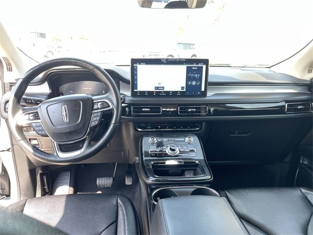 Vehicle image 18 of 35