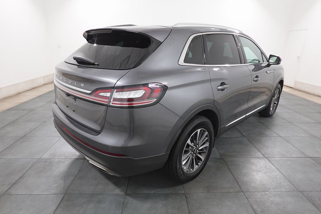 2023 Lincoln Nautilus Standard Image 2 of 35