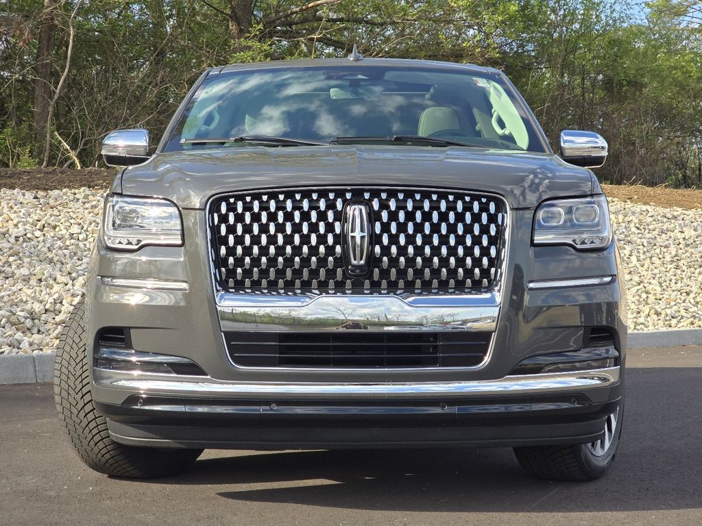 2023 Lincoln Navigator Black Label Image 3 of 42
