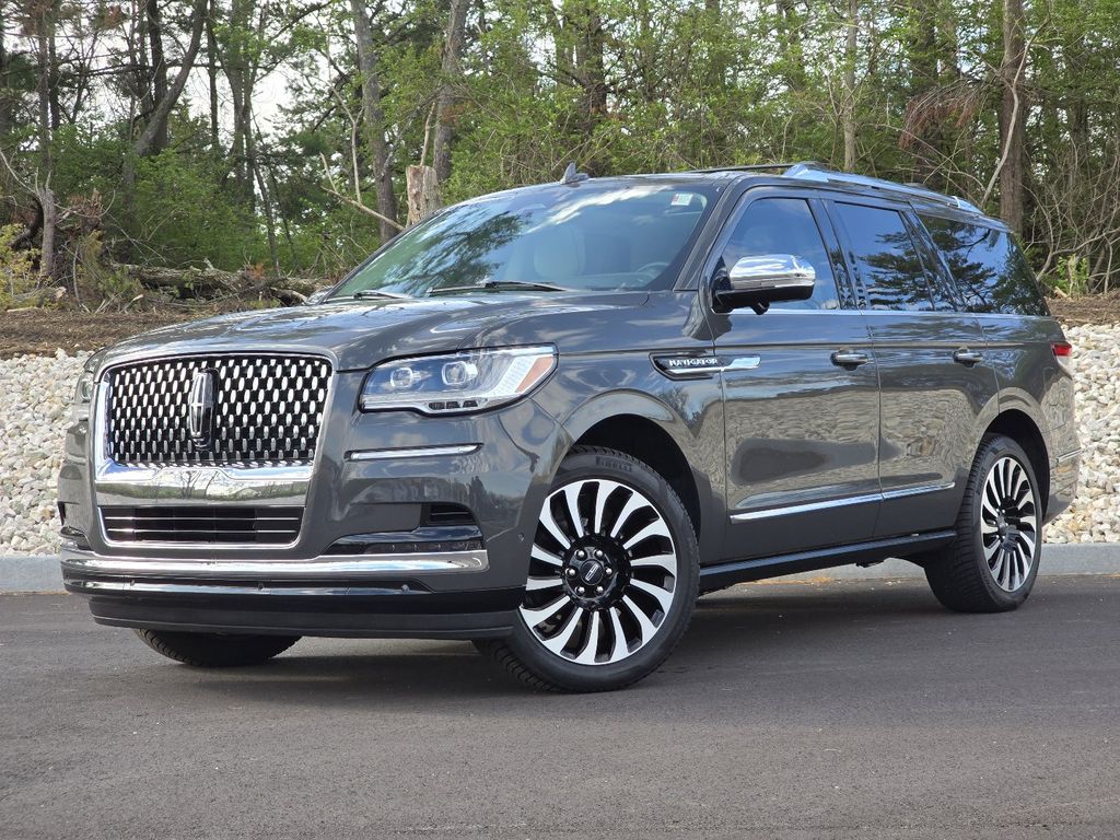 2023 Lincoln Navigator Black Label Image 1 of 42