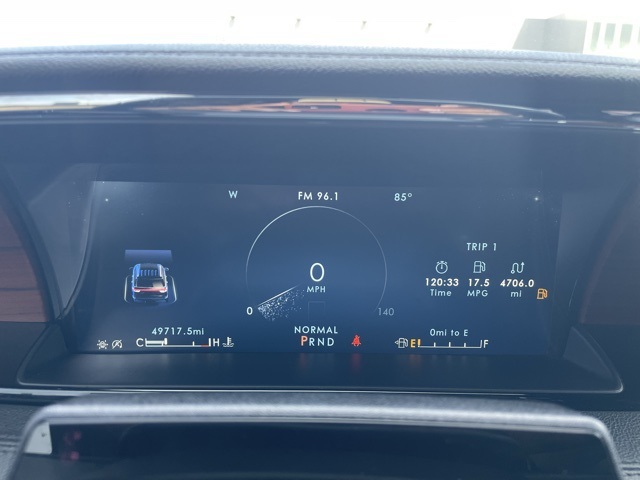 Vehicle image 22 of 24