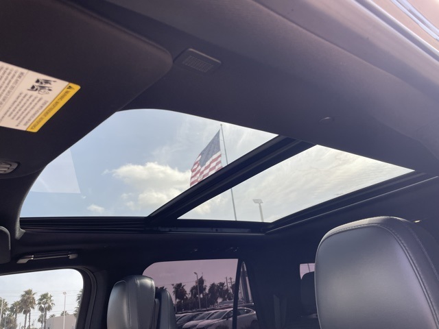 Vehicle image 13 of 24