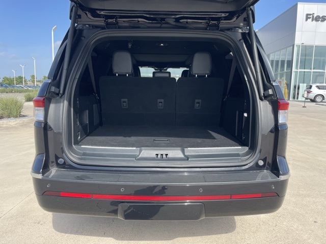 Vehicle image 7 of 24