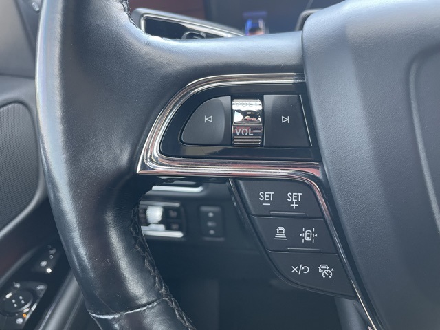 Vehicle image 20 of 24