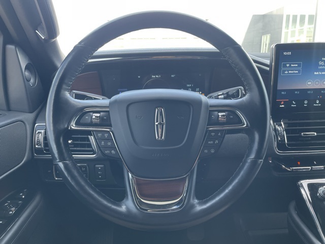 Vehicle image 19 of 24